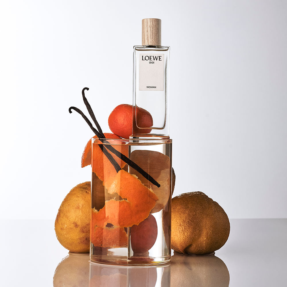Loewe 001 Woman Eau de Parfum Perfume Feminino 100ml neeche