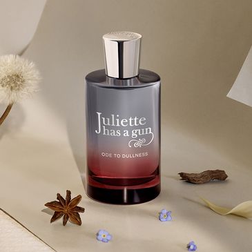 foto_juliette_has_a_gun_ode_to_dullness_eau_de_parfum_perfume_feminino_100ml_nc-11335_000-03.jpg